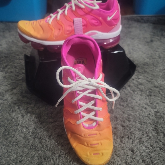 Nike Air VaporMax Plus Laser Fuchsia Summer Sunset Womens 10 - Picture 3 of 4